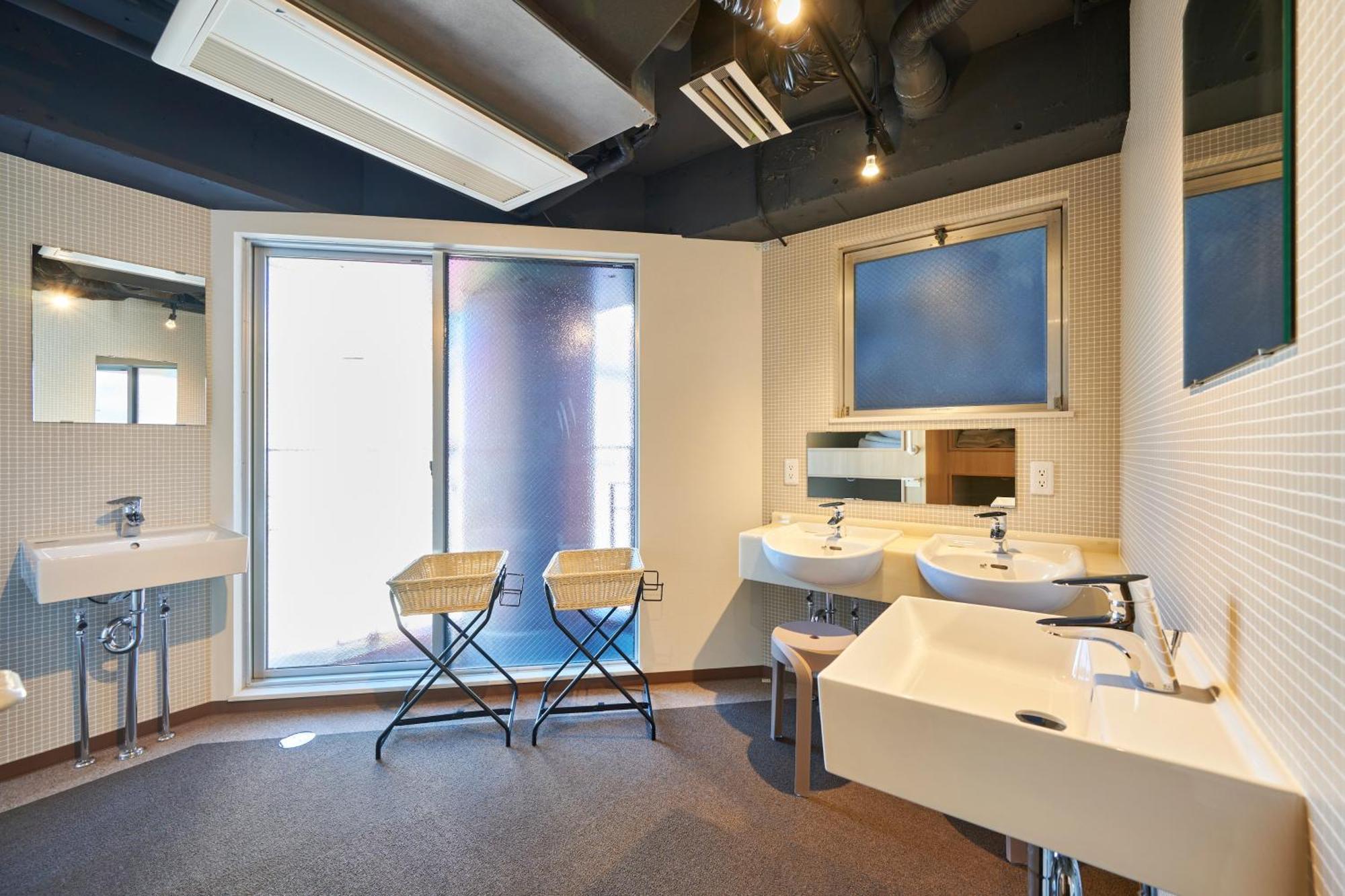 Capsule Hotel Continue Nijojokita Kioto Zewnętrze zdjęcie